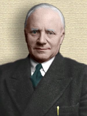 Photo of Gavin DeBeer - upper body - colorization by todayinsci.com