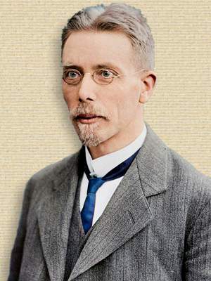 Photo of August Krogh, head and shoulders, facing half-right. Credit palette.fm for colorization help.