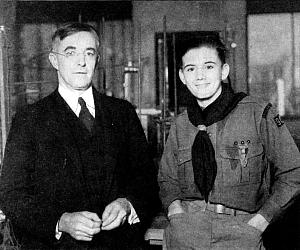 Dr. Irving Langmuir shows his laboratory to an Eagle Scout